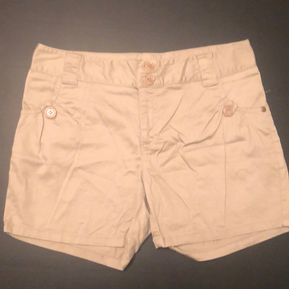 Women’s khaki shorts